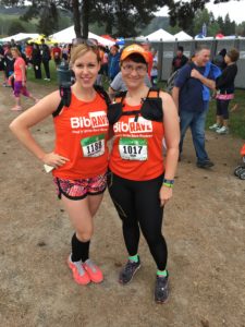 Pre-race not quite twinsies: BibRave singlet, Orange Mud hydraquiver, BibRave custom Buff...#orangeisthenewfast